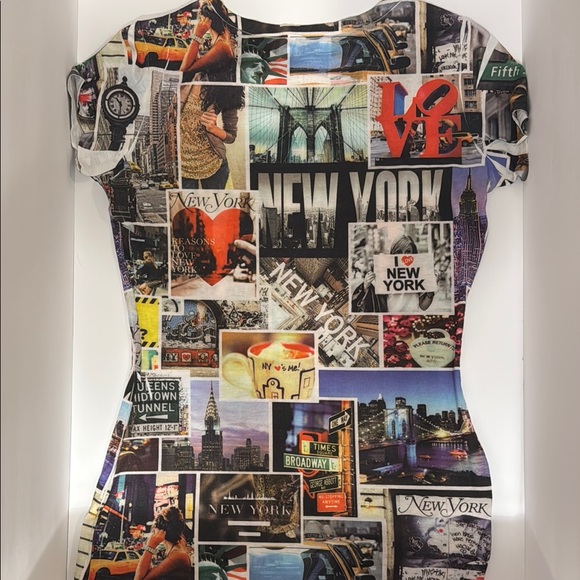 ONE Fashion Tops - Colorful Graphic New York collage Fitted short Sleeve Tee size Small